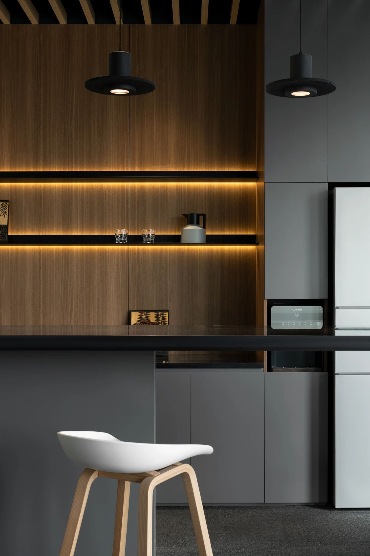 上海晶耀前滩黑白灰自由化办公空间丨中国上海丨内造设计室-22