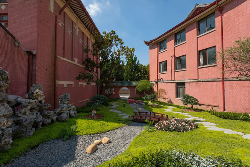 苏州河畔的英式庄园 · 华东政法大学长宁校区滨河景观提升丨中国上海-35