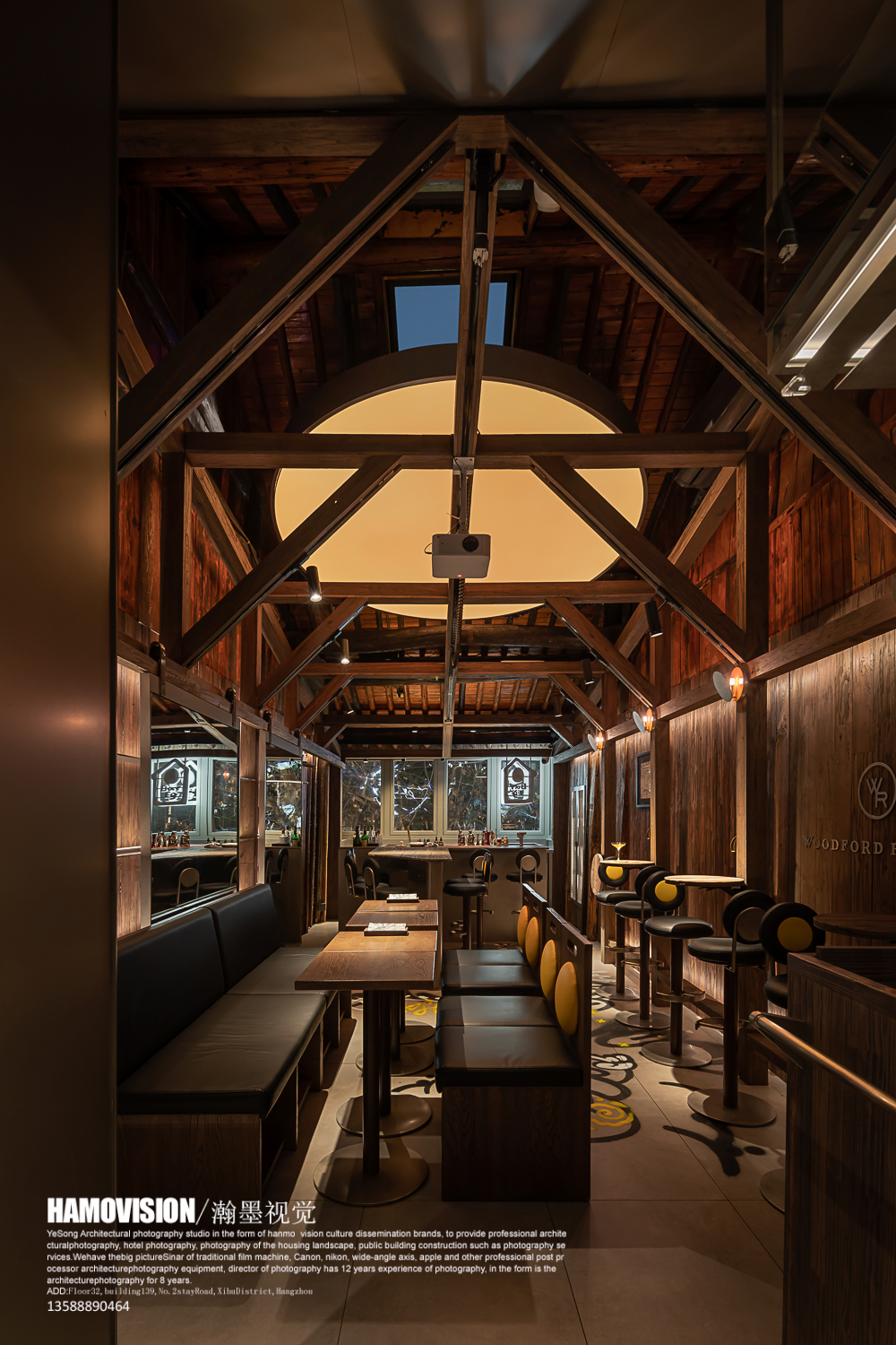 泛域设计×酒吧空间·Chimney烟囱酒吧·周和摄影|老街孵化出的百变“烟囱”-50