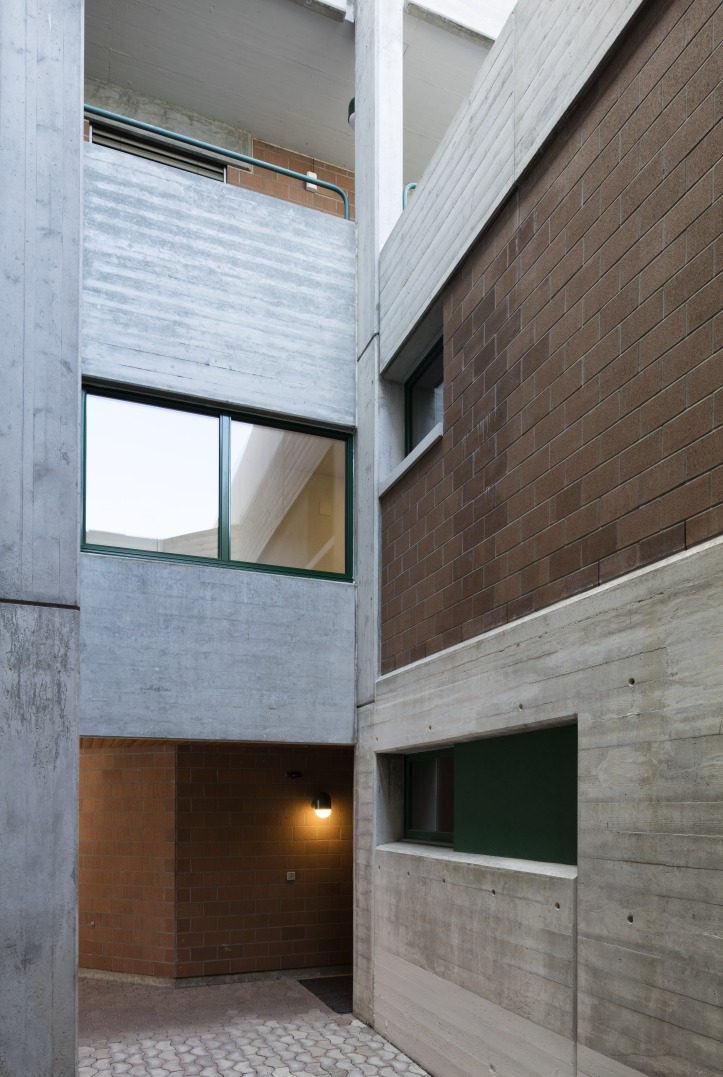 瑞士养老院扩建项目融入社区，呈现温馨室内空间-7