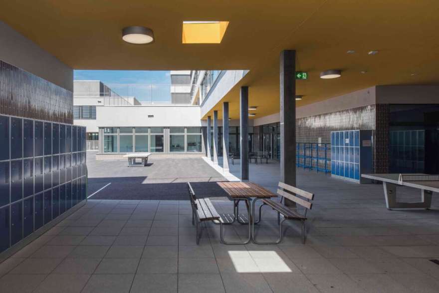 苏黎世迪本多夫法国中学丨Züst Gübeli Gambetti 建筑与城市规划公司-20