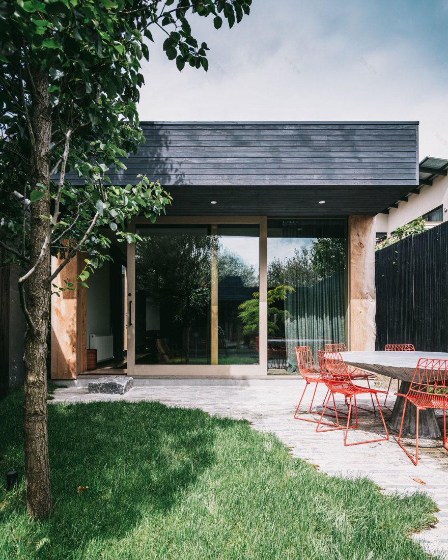 自然的温暖 · 埃尔伍德住宅丨澳大利亚丨B.E Architecture-32