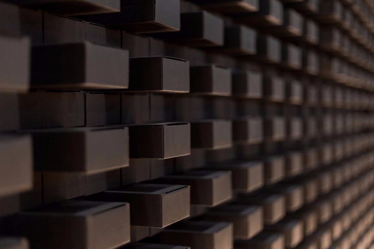 积粟社“粮仓”主题展示空间：72865个黑砖与9909个光盒子-17