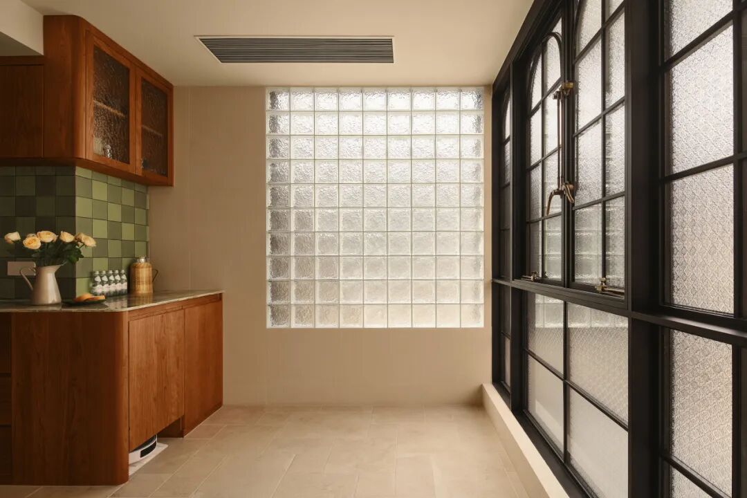 弥舍｜260m²中古叠墅，壁炉煨暖岁月，实木雕刻生活-90