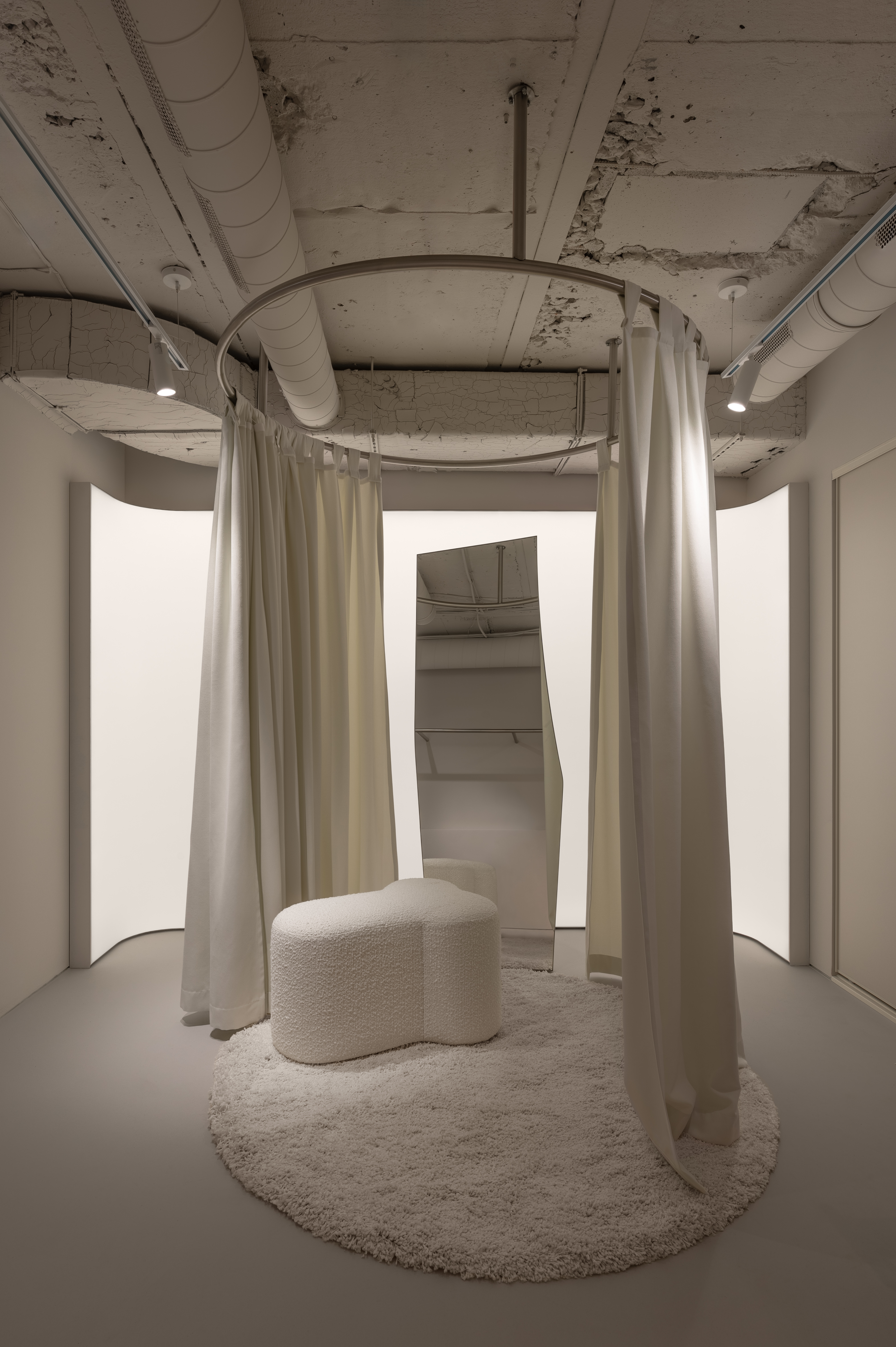 室内展厅丨乌克兰基辅丨Sofiia Hupalovska,Nataliya Stukonog-52