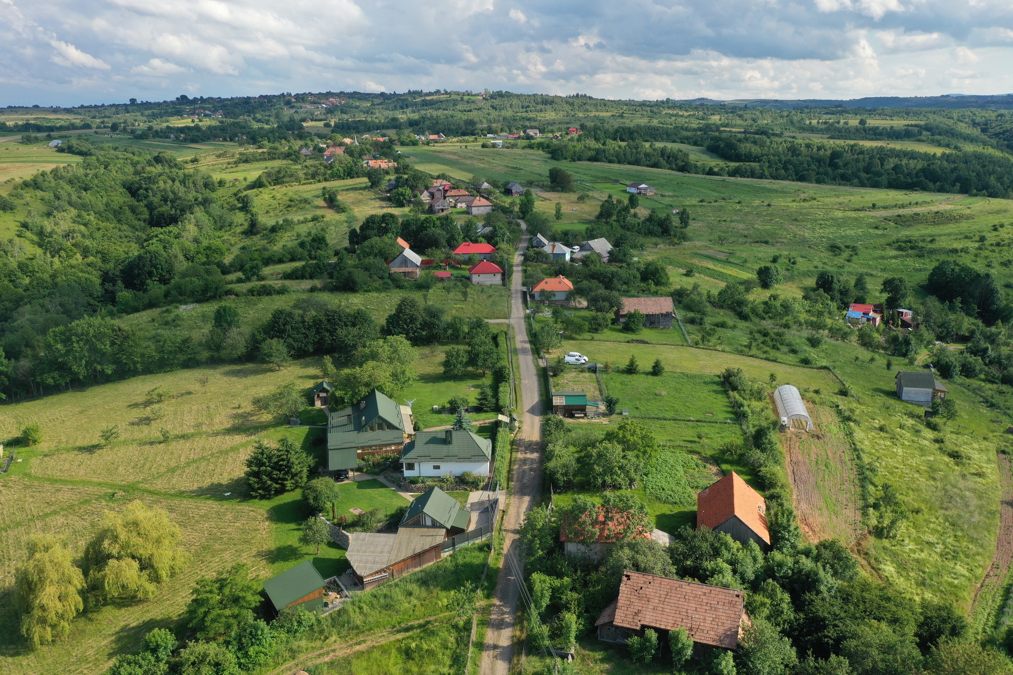 Recovery of a Country House and Barn / Vlad Sebastian Rusu and Studio 82-10