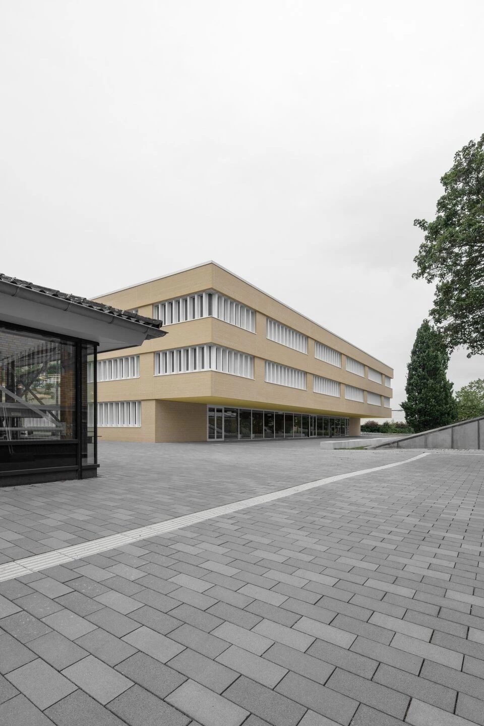 汉诺威应用科学与艺术大学新学生中心大楼丨德国汉诺威丨舒尔茨和舒尔茨建筑事务所-24