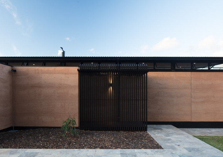 澳大利亚乌蒙迪镇的山顶家园-27