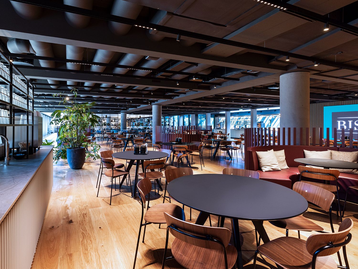 Maersk Bistro（从食堂到总部核心的转变）丨丹麦哥本哈根丨PLH-36