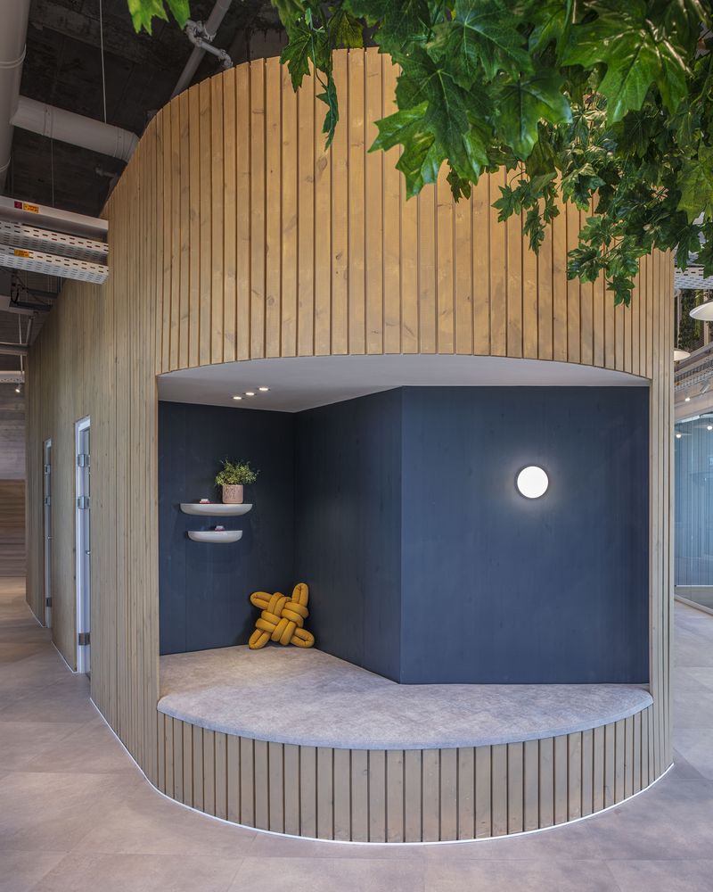 创新医疗科技公司的活力办公空间-32