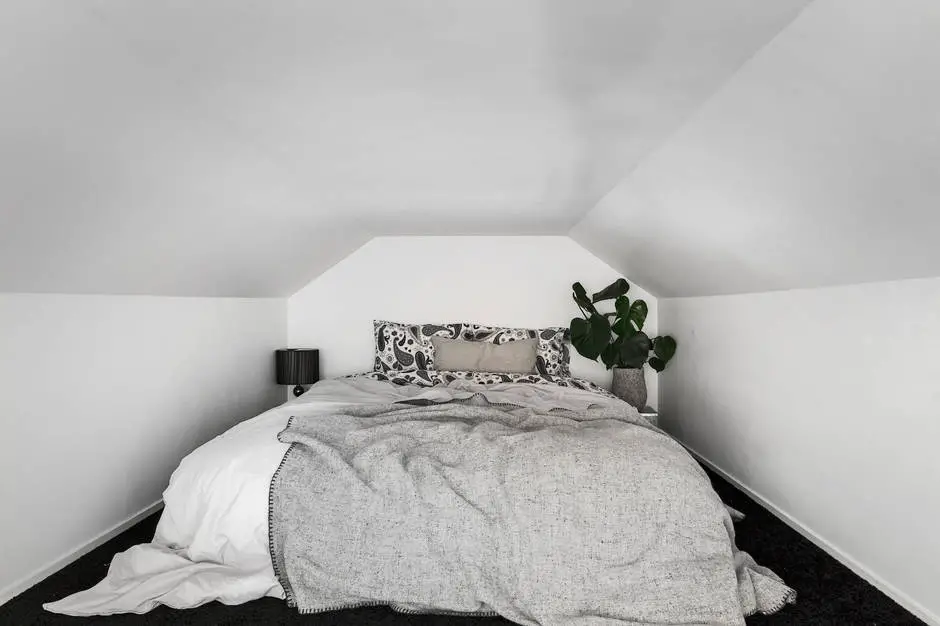 老建筑顶层阁楼的巧妙设计，空间利用与魅力细节-18