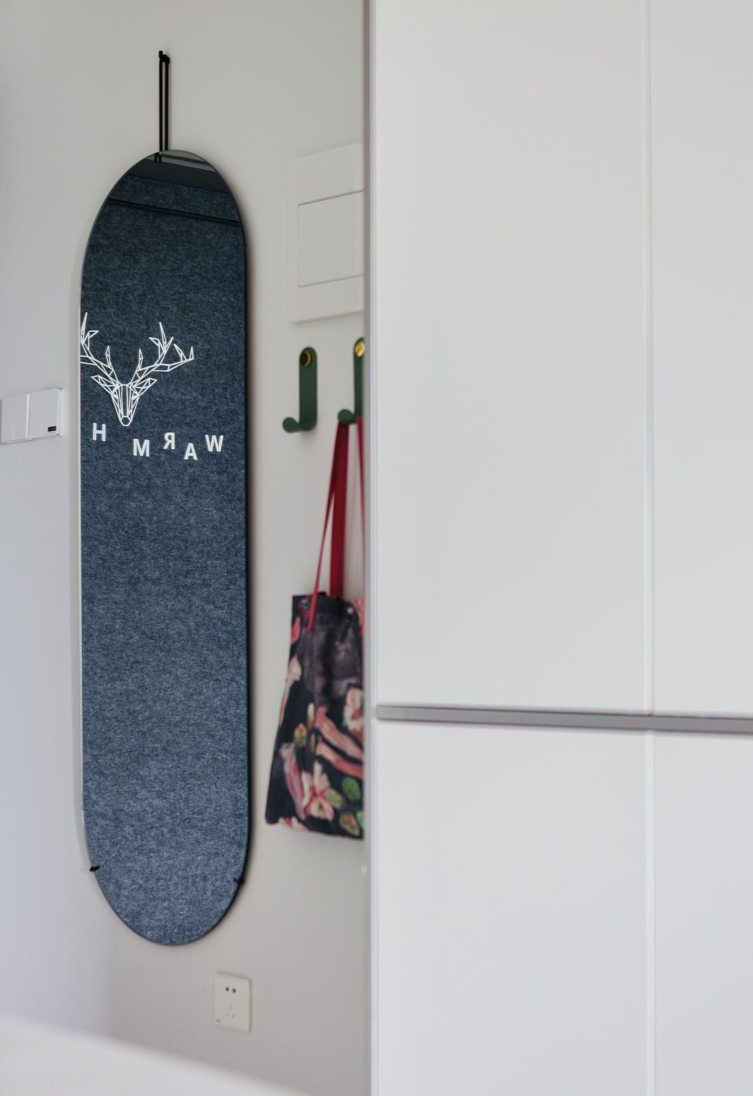 小户型现代简约风设计 | 色彩缤纷,布局巧妙-36