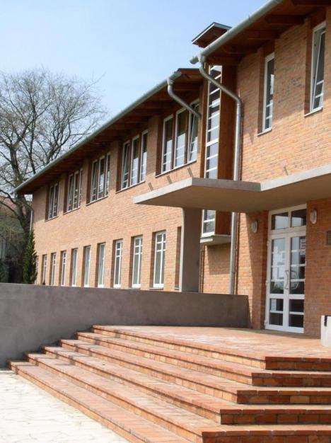 Szerencs市城市实习与区域教育咨询专业服务处建筑丨Varga Csaba-3