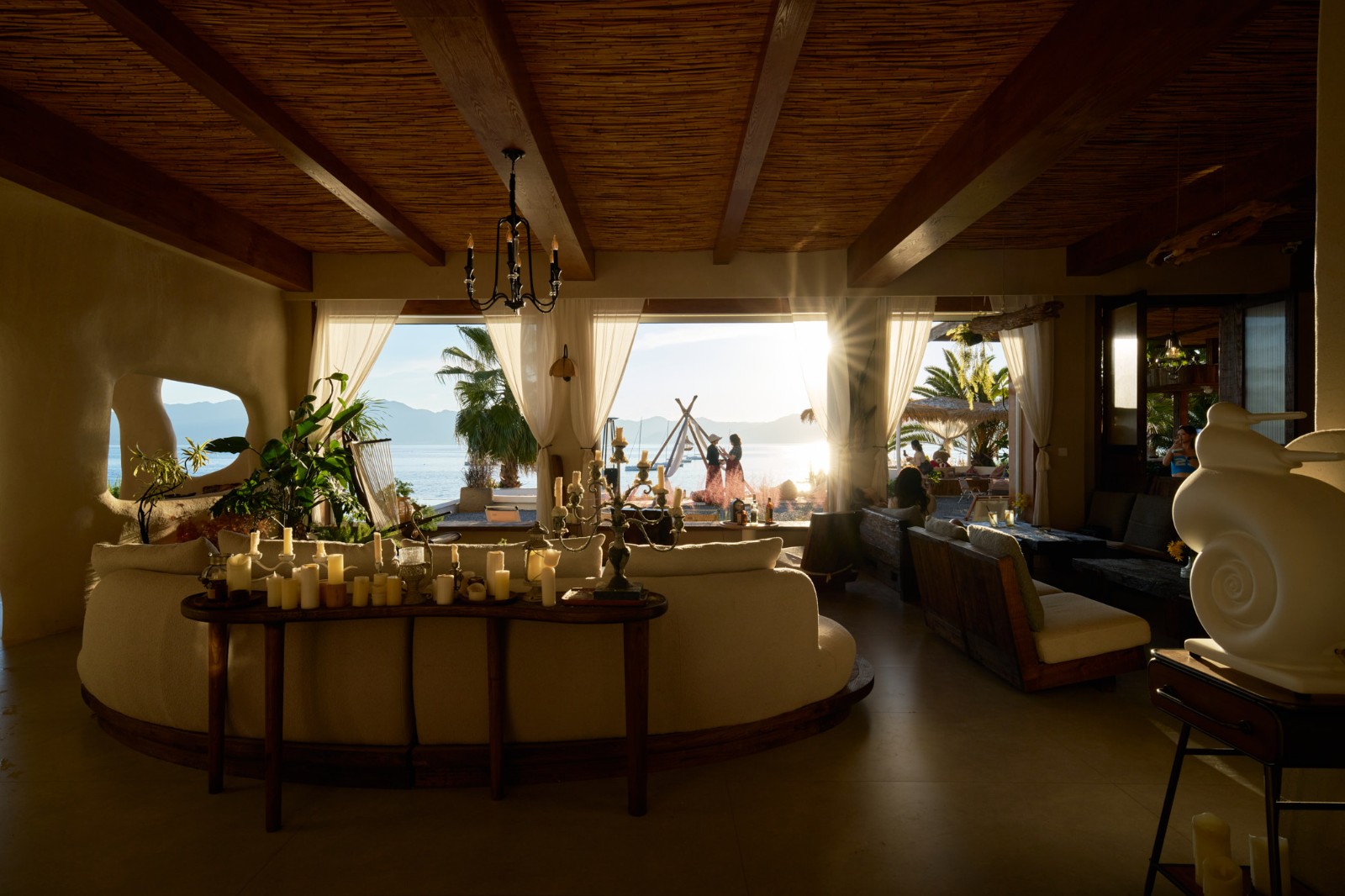 长空新作 · 抚仙湖文旅新地标 阑珊咖啡-32