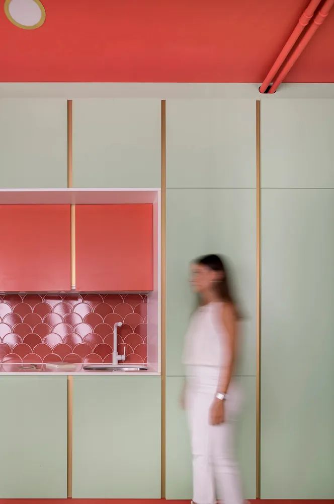 色彩斑斓的 55㎡公寓丨西班牙马德里丨OOIIO 建筑团队-32