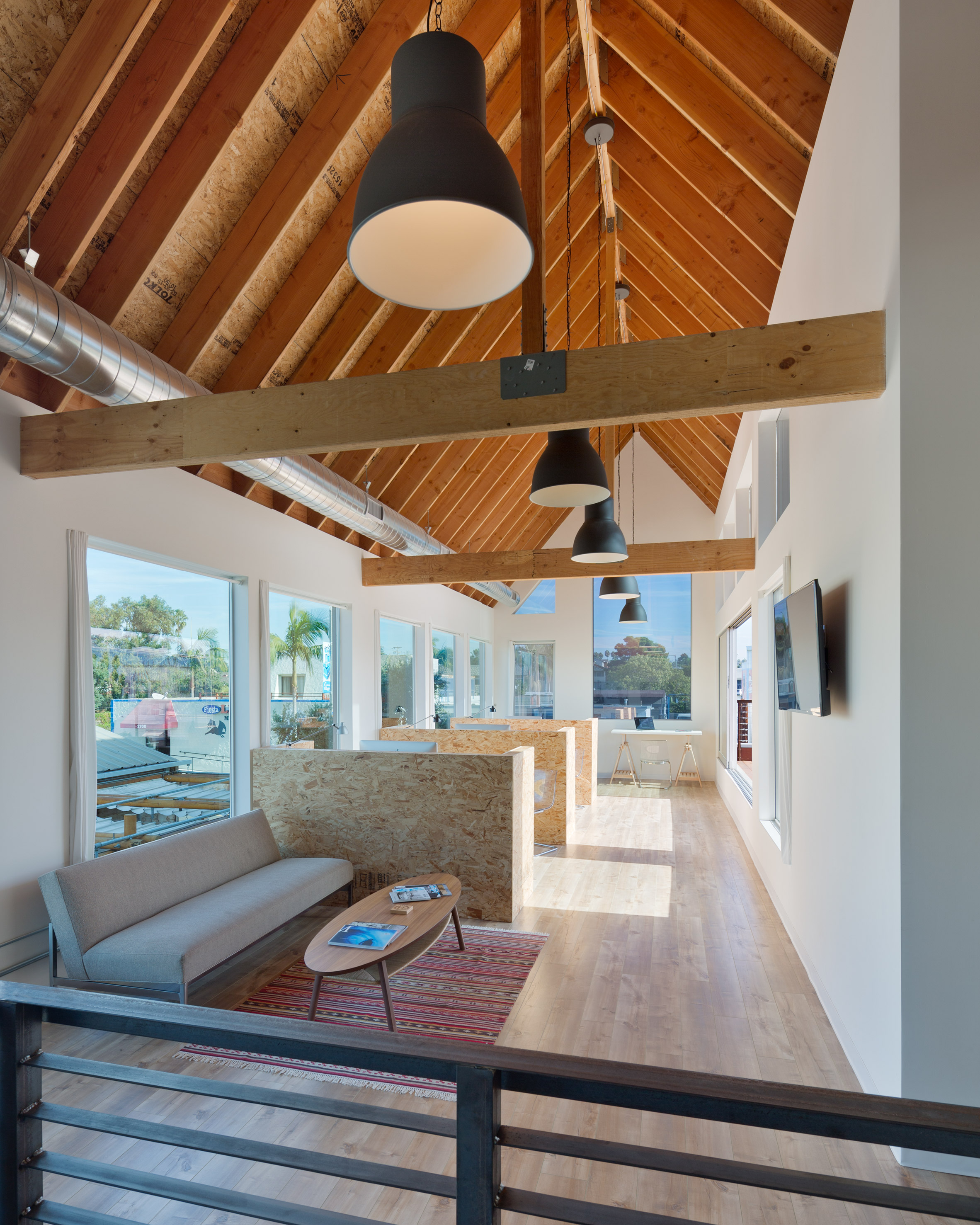 Brett Farrow converts auto body shop into restaurant complex in California-17