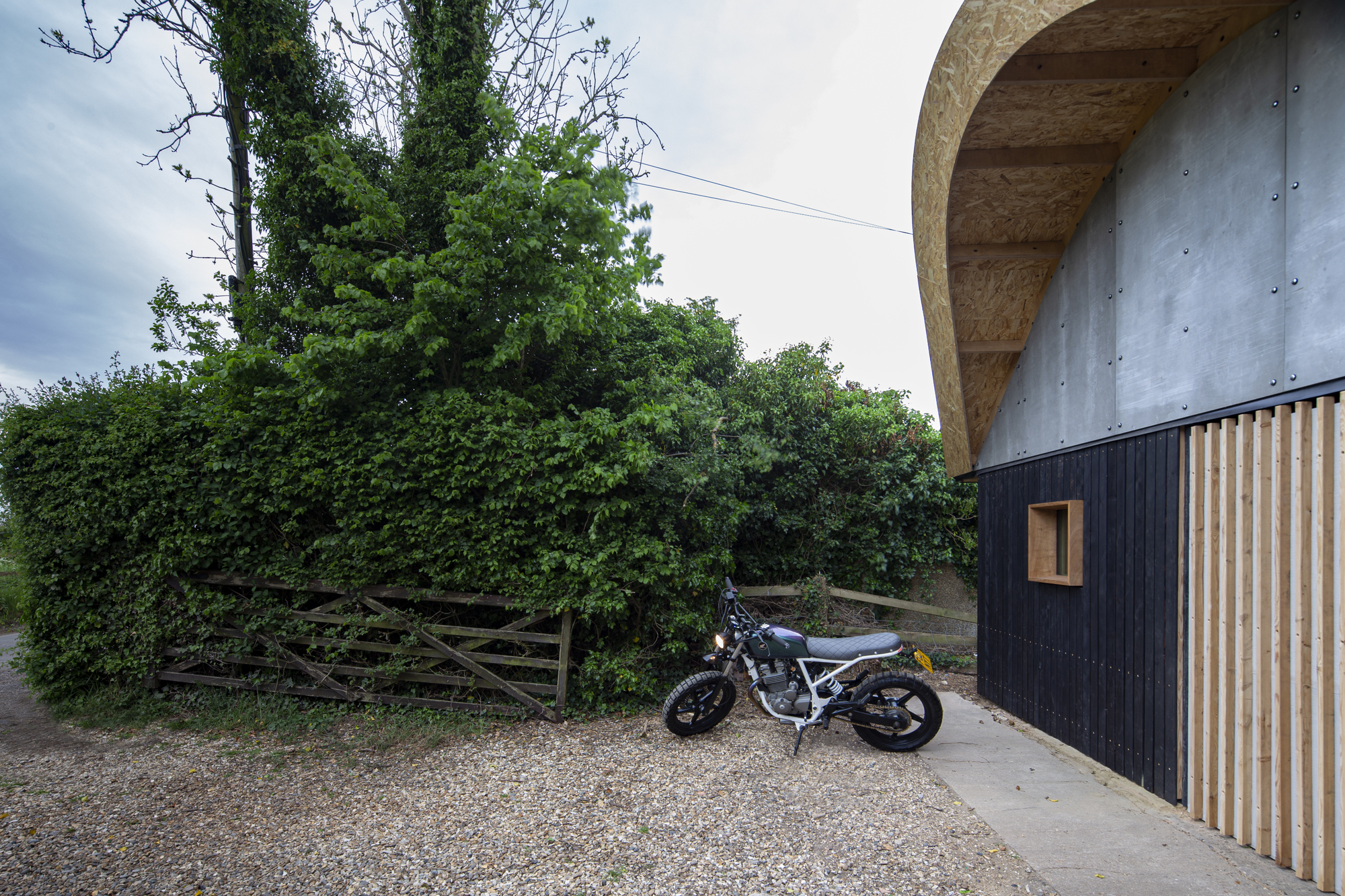 谷仓画廊丨英国丨Boano Prišmontas-29