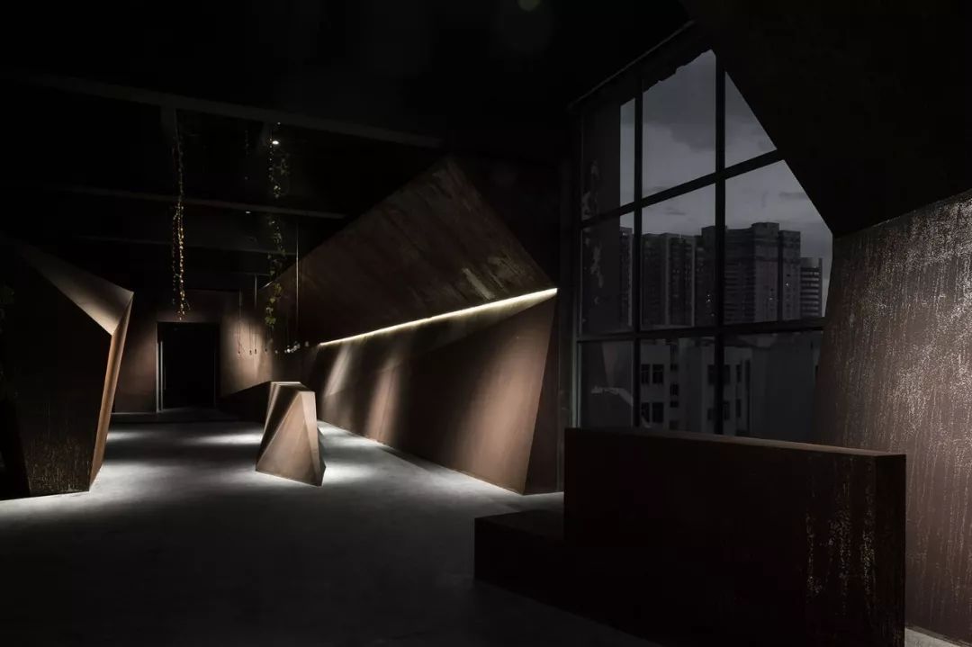 原始空间的新生力量——汕头 AD 艾克建筑办公室设计-17