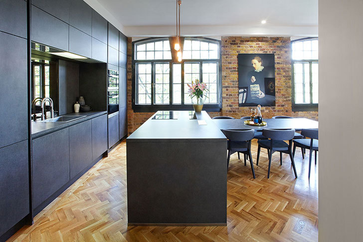 伦敦工业建筑中的时尚阁楼公寓-5