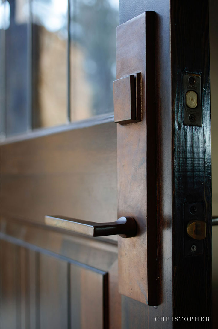 湖畔城堡式别墅 | 自然景观与室内设计的完美融合-12