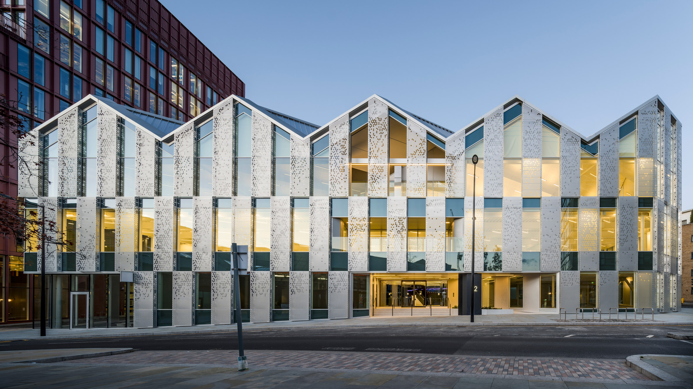 伦敦 King's Cross 新地标 | 工业风办公楼致敬历史-0