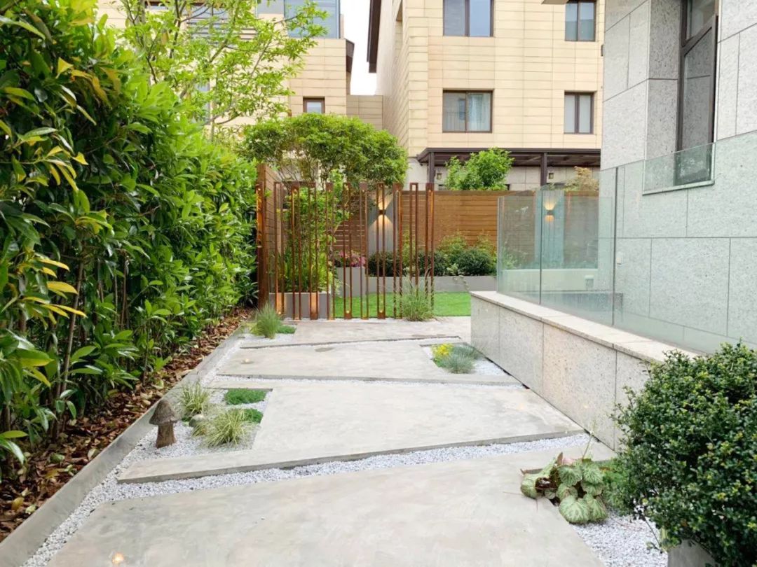 上海简约现代花园设计，实现建筑与自然的和谐共生-52