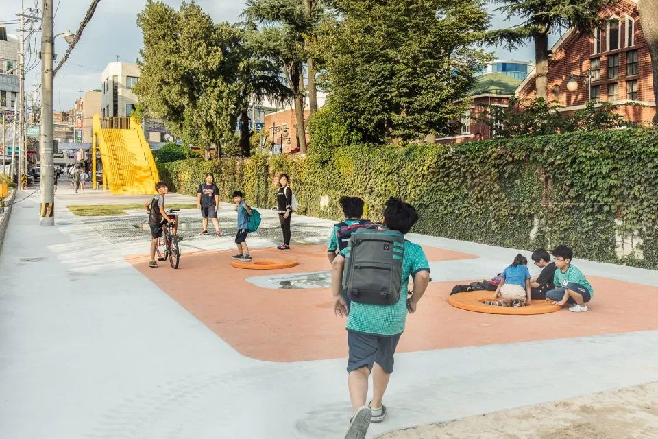 空间中的排版:一波“文字+景观”案例-100