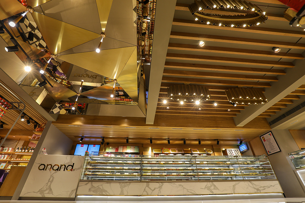 印度宫殿风格甜品店,传统奢华与现代简约的完美结合-22