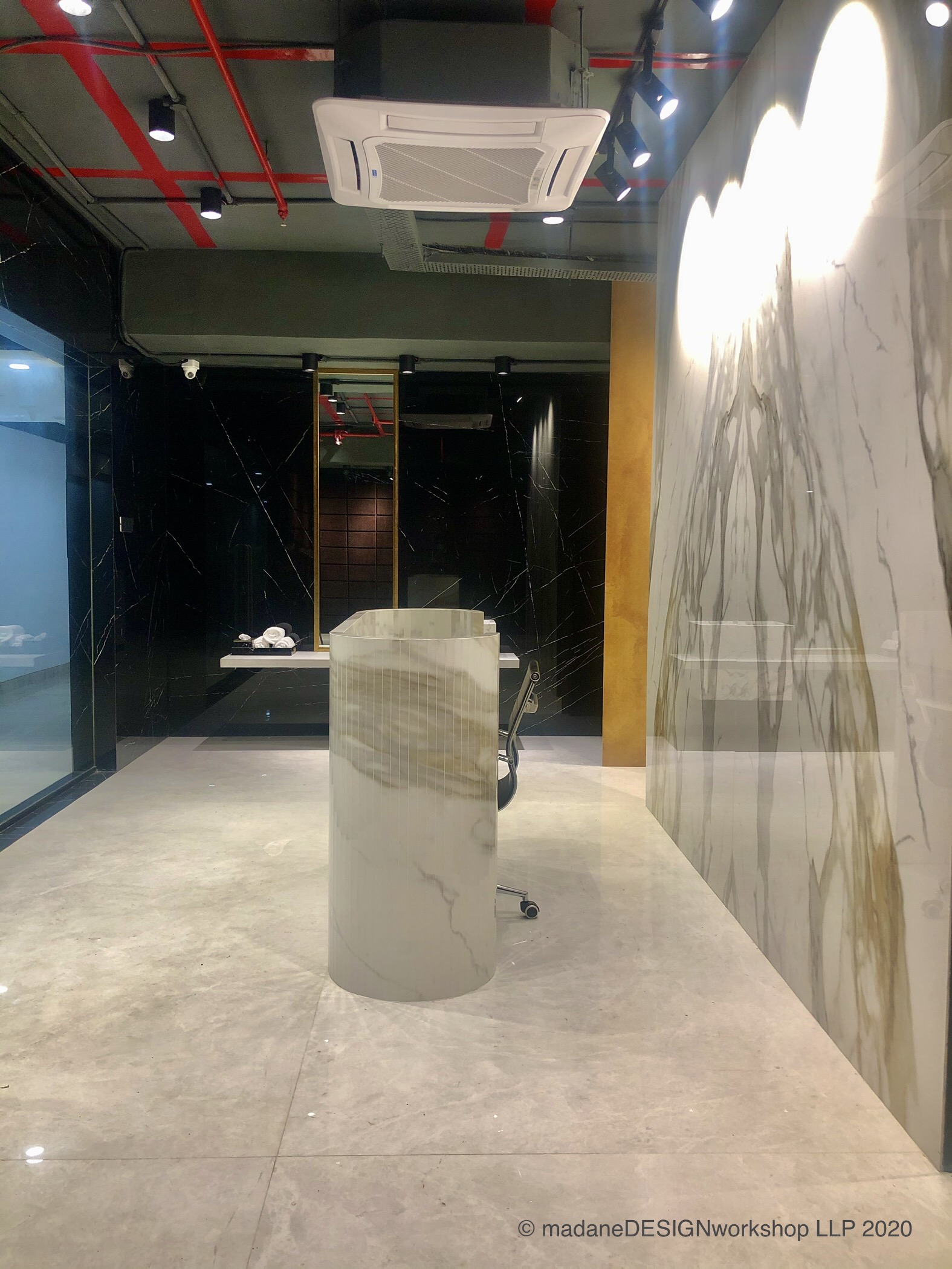 2020 年印度豪华瓷砖品牌 Ibiza 在孟买打造的 1000-3000 平方英尺旗舰展示厅-13