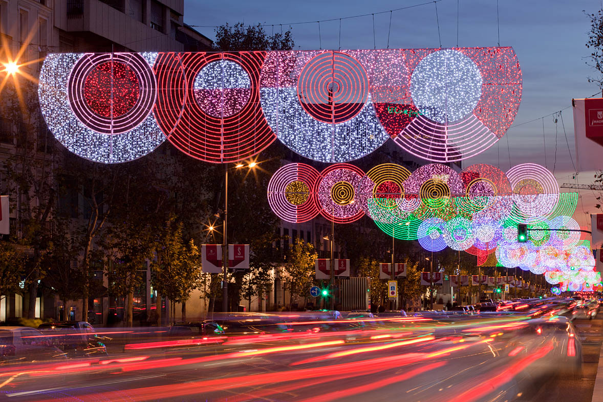 色彩几何的环保圣诞· Teresa Sapey 照亮马德里奢华街区-14