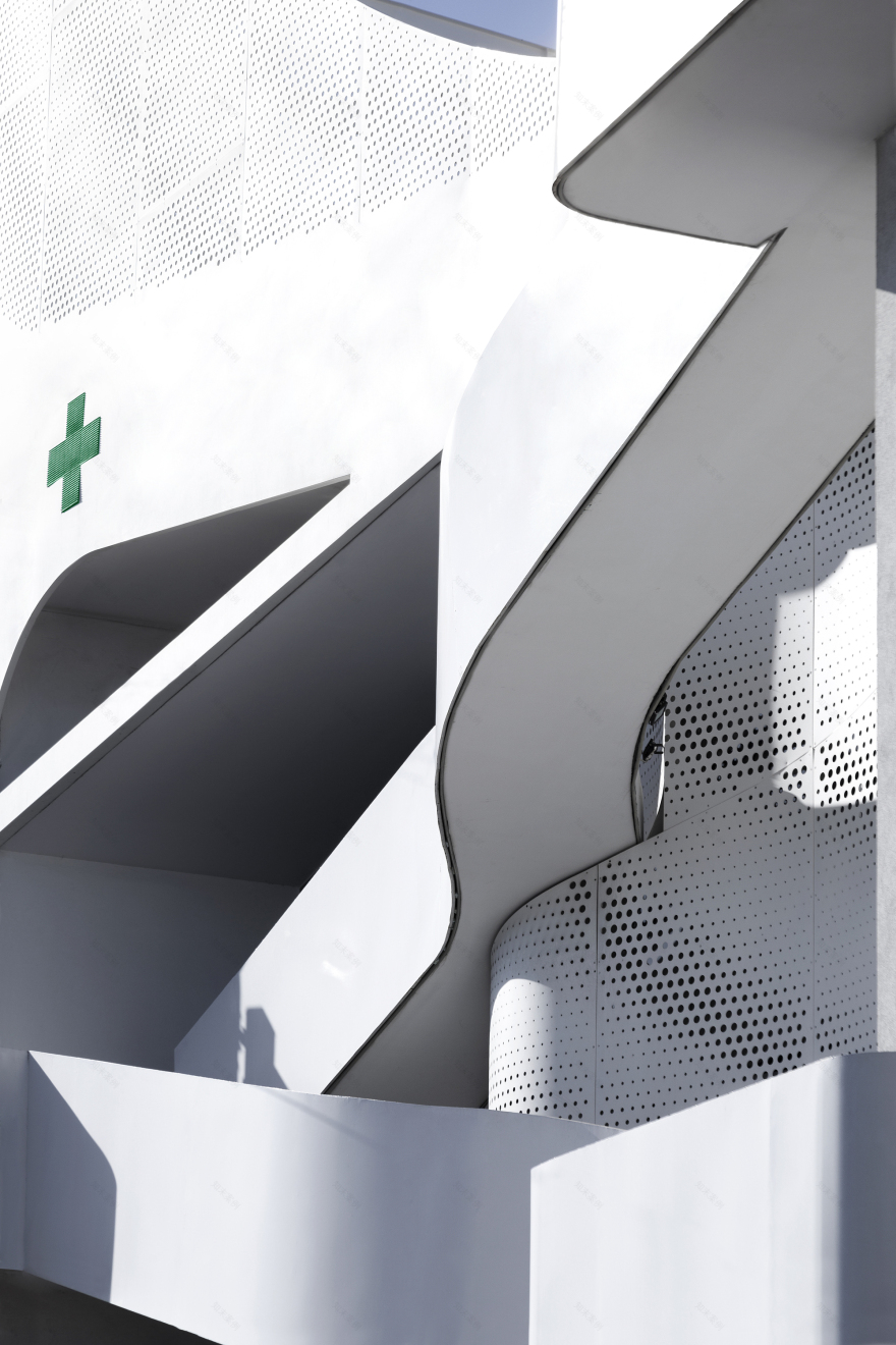 希腊最大药房,Klab 打造独特购物体验-33