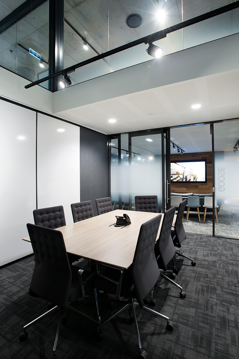 灵活高效，航空护理公司的创意办公空间-17