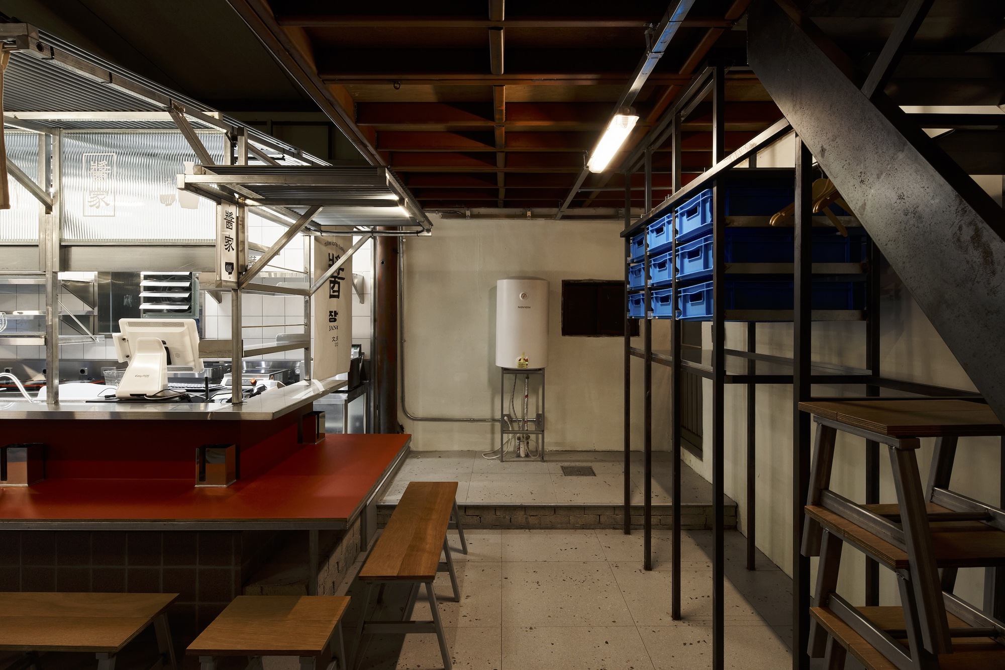 脏脏韩式室内街头酒吧丨韩国首尔丨omostudio-37