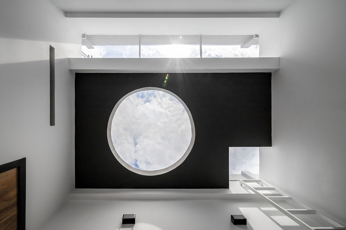 Ngôi nhà phố ấn tượng với mặt tiền bằng gạch kính | ZenVillas Vietnam-15