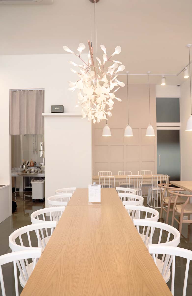 温馨二十平米咖啡厅设计，照明点亮空间-3