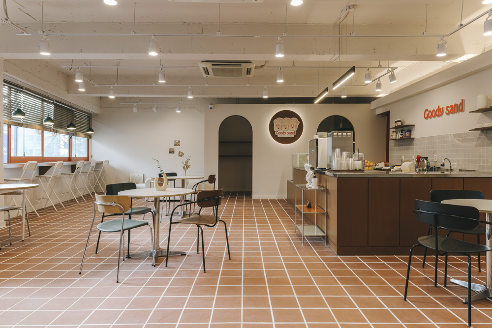 30 平米简约咖啡馆，打造精致空间-4