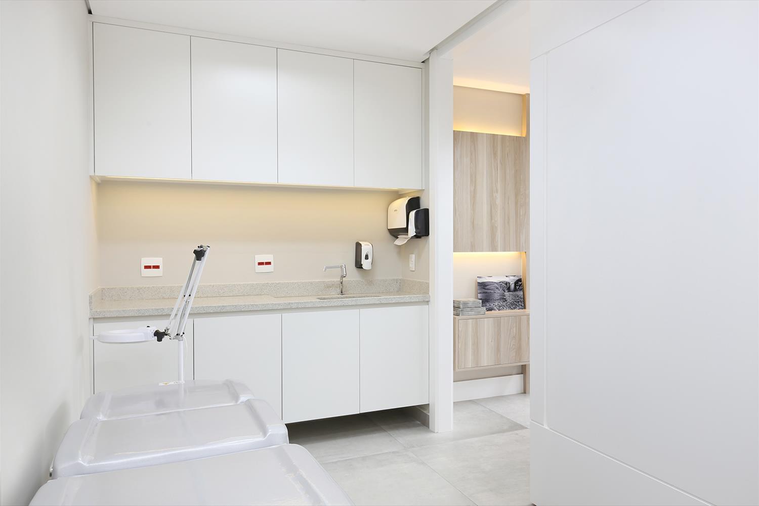 巴西医生夫妻的联合诊所设计 | 功能与美学的完美结合-13