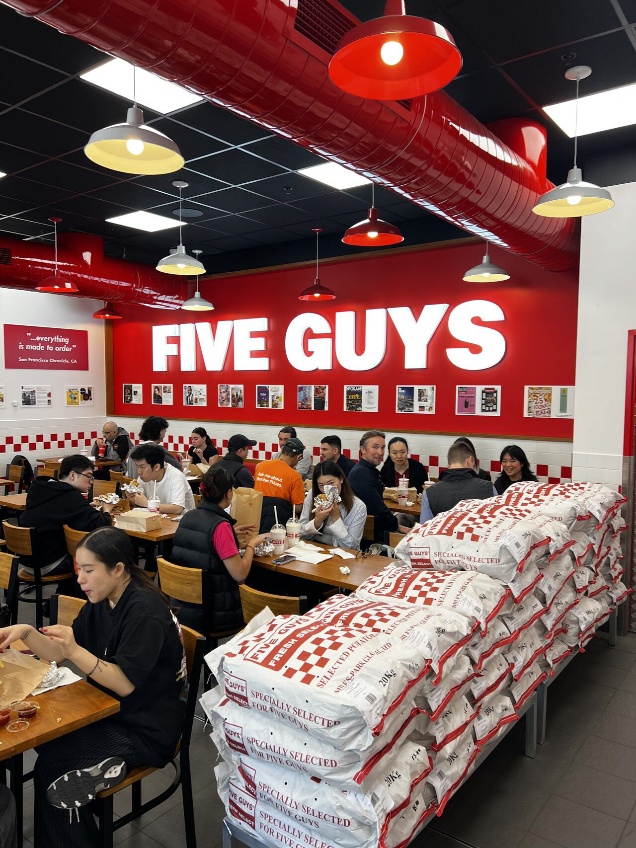 Five Guys餐厅墨尔本维多利亚女王店设计丨澳大利亚-24