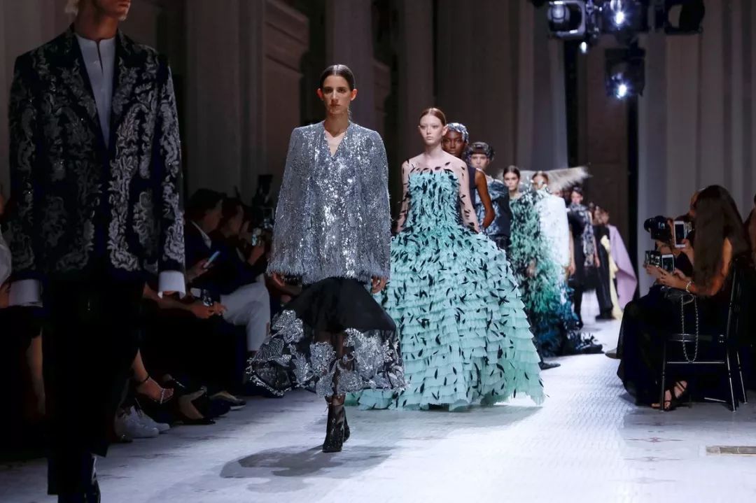激进贵族的硬核高订 | Givenchy 2019 秋冬高级定制系列-6