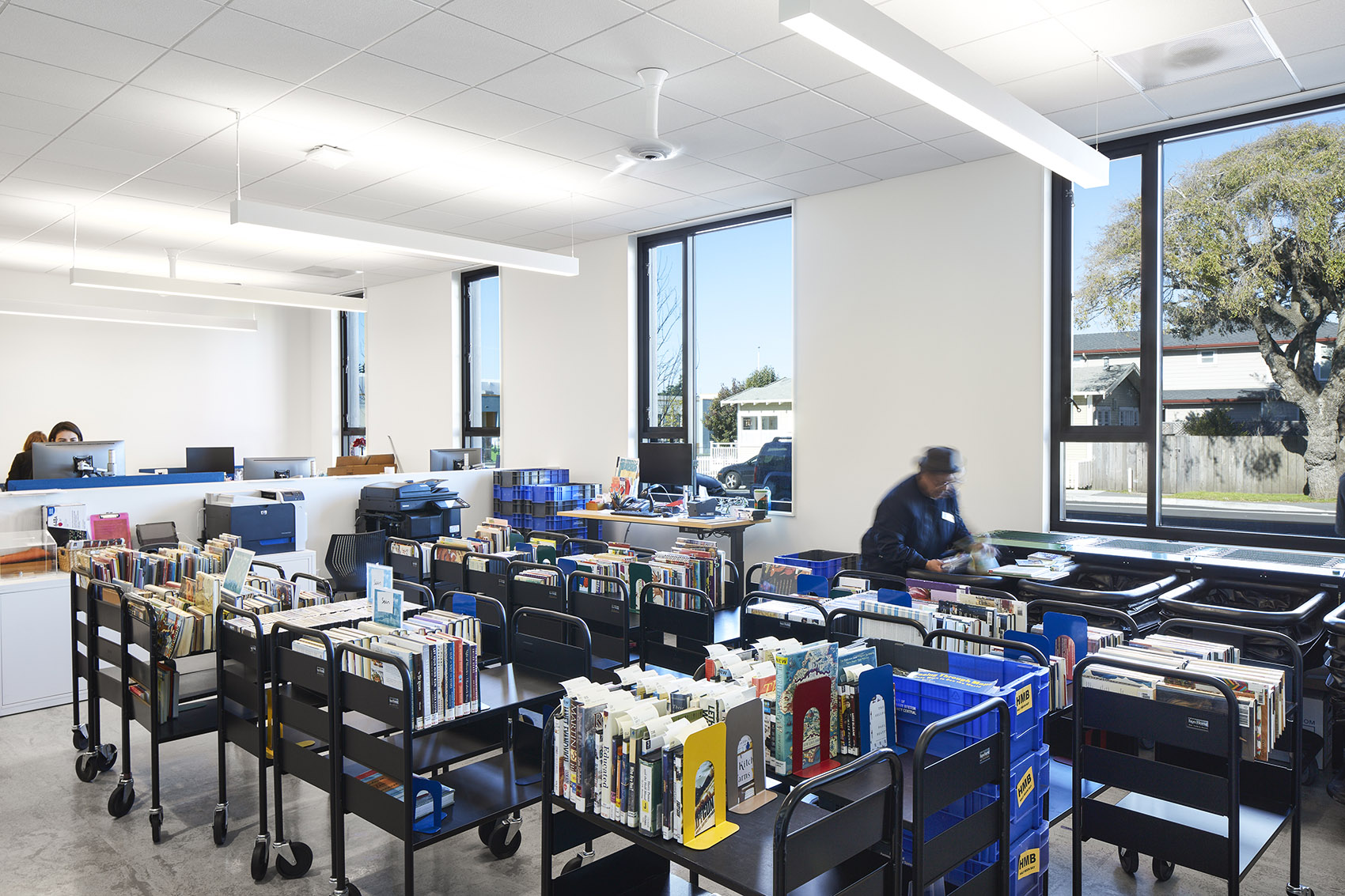 美国半月湾图书馆-108