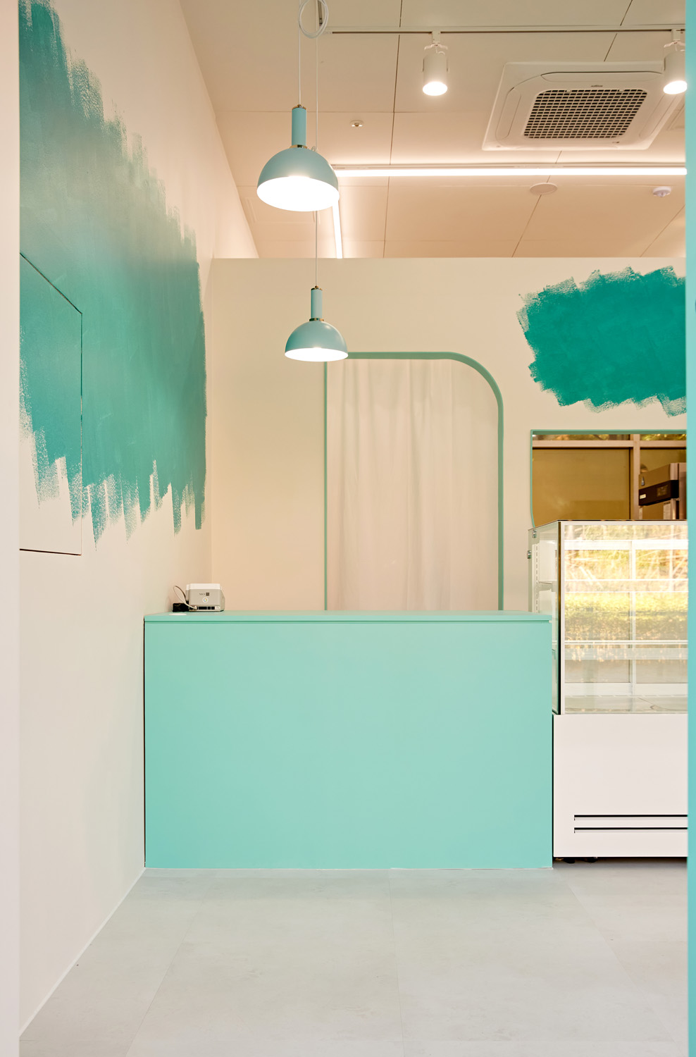 绿色清新，韩国零食店设计亮点-15