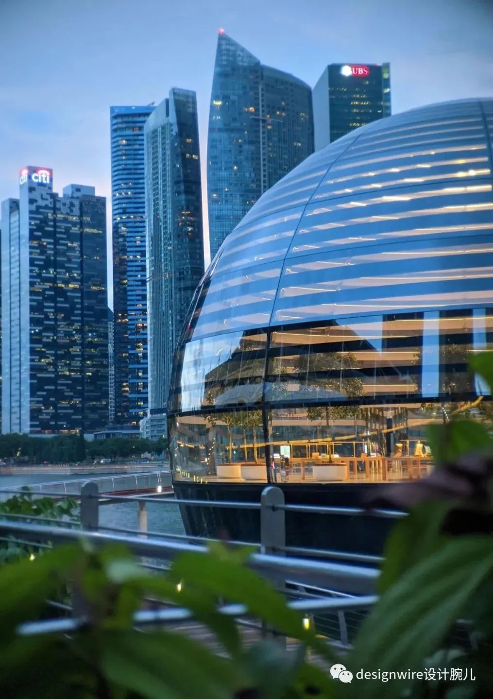 全球首个水上漂浮苹果店，创新设计诠释品牌理念-14