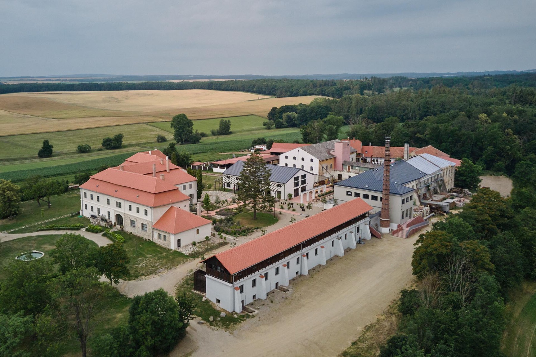 捷克某陶瓷厂改造酒店项目-7