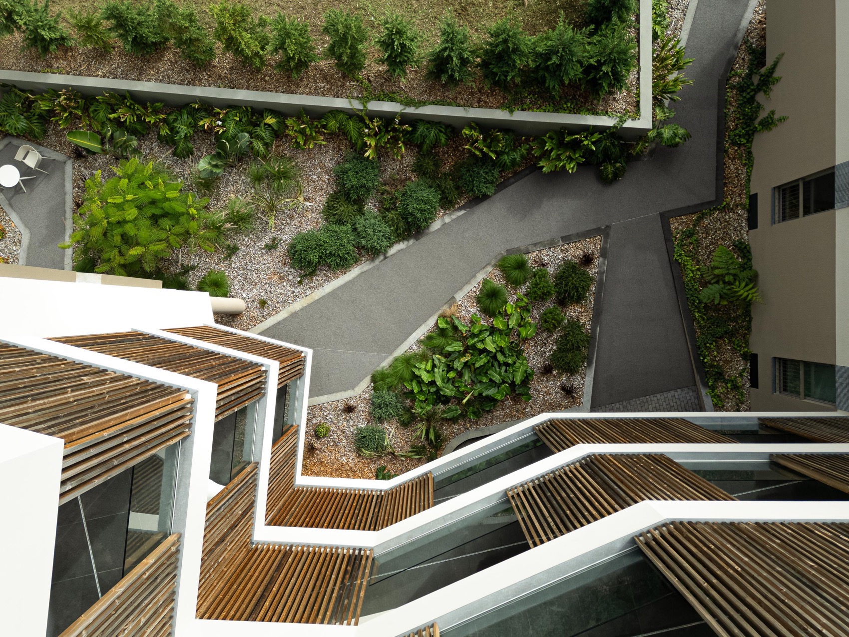 ERNESTO DO CANTO住宅区丨葡萄牙蓬塔德尔加达丨BOX arquitectos-136