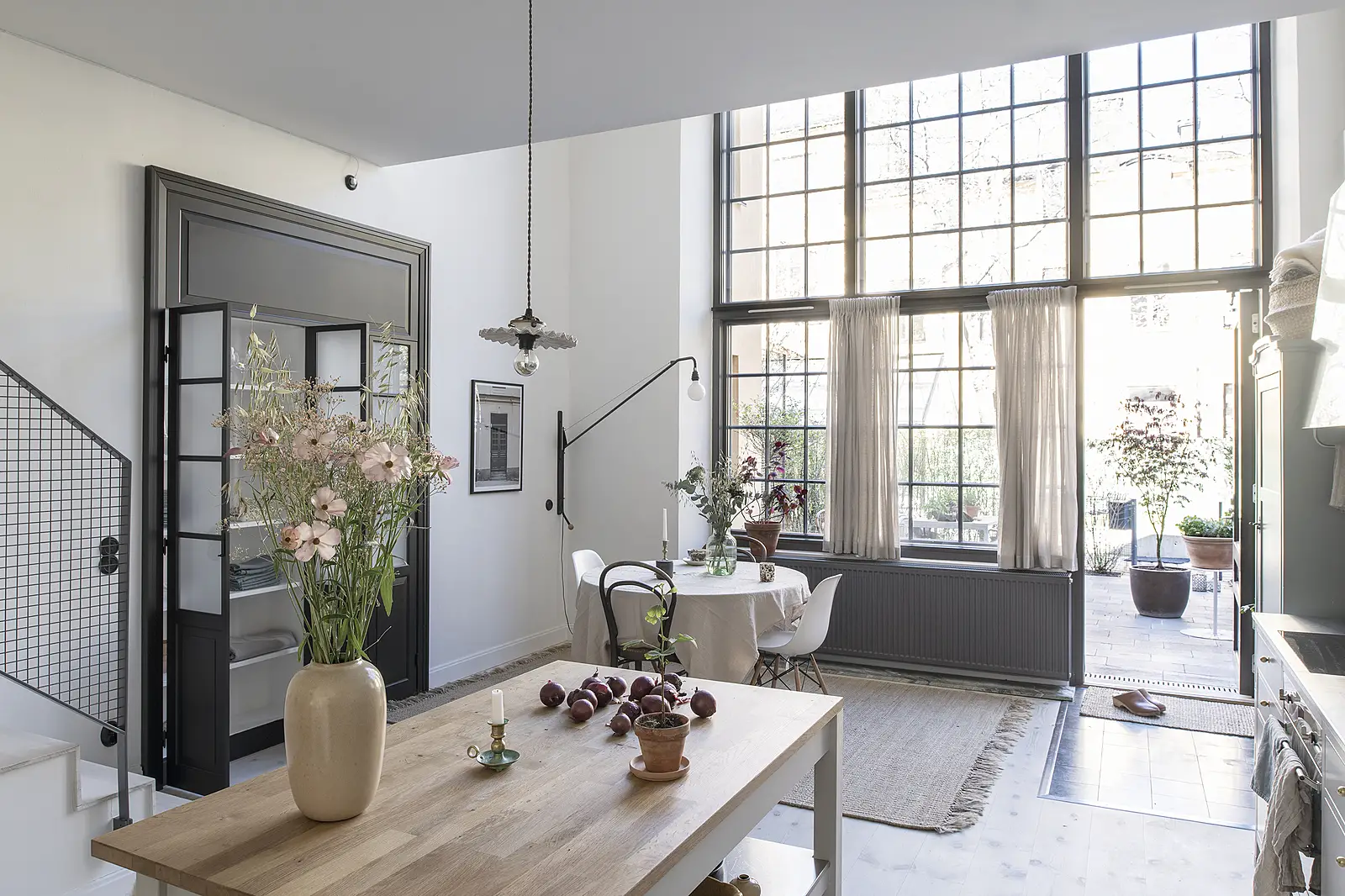 17 世纪瑞典旧厂房惊艳变身，设计师打造独特空中阁楼-7