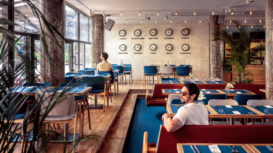 候车大厅内的酒吧餐厅,布达佩斯 / 81font-3