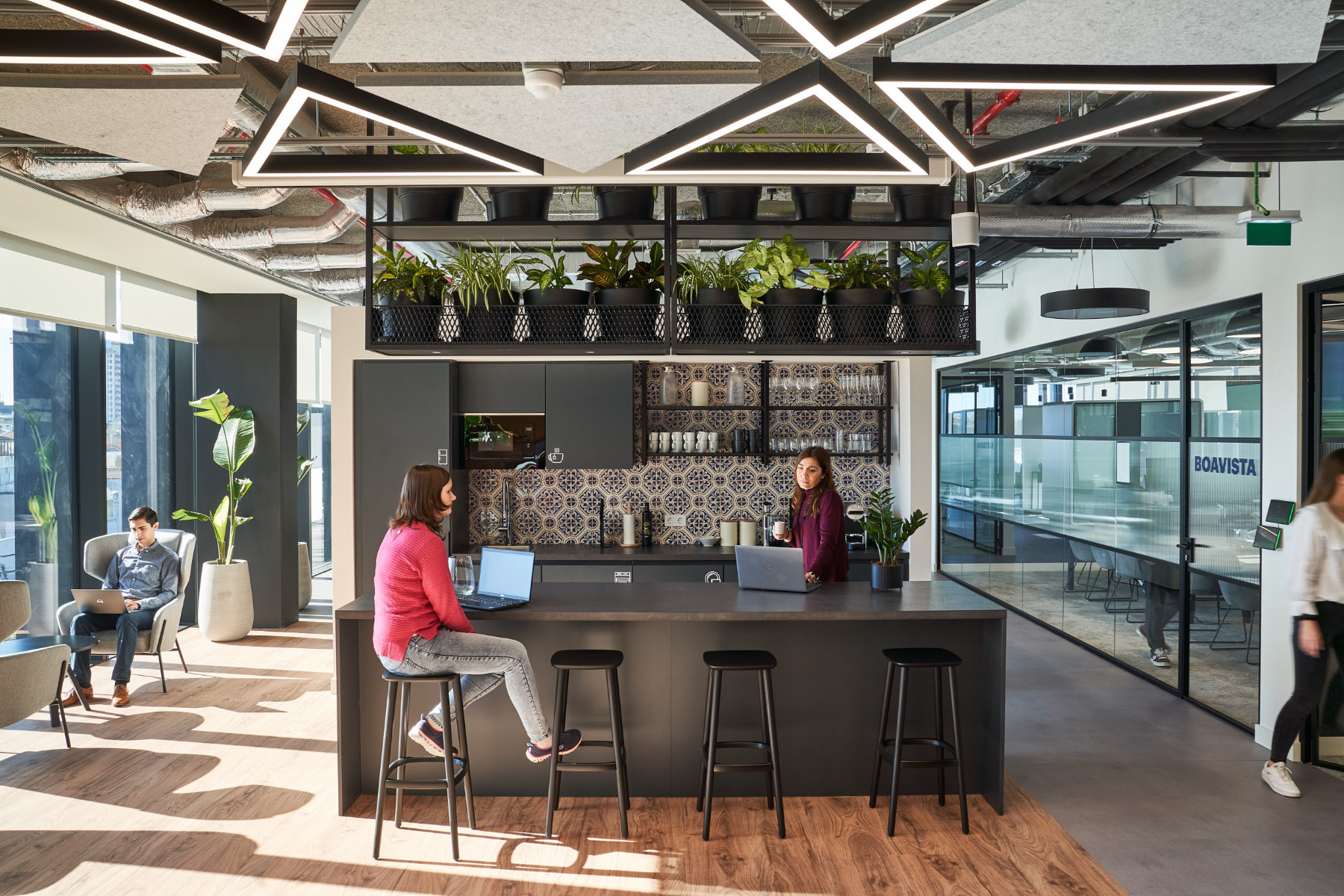 A LOOK INSIDE CHECKOUT’S NEW PORTO OFFICE - OFFICELOVIN'-0