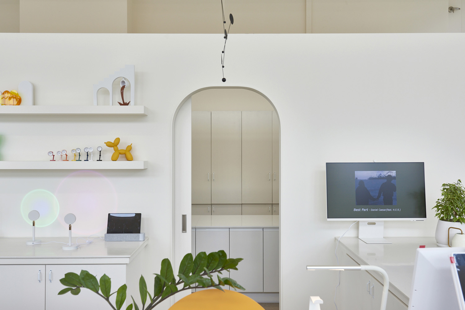 极简 38 平咖啡馆，展现空间魅力-13