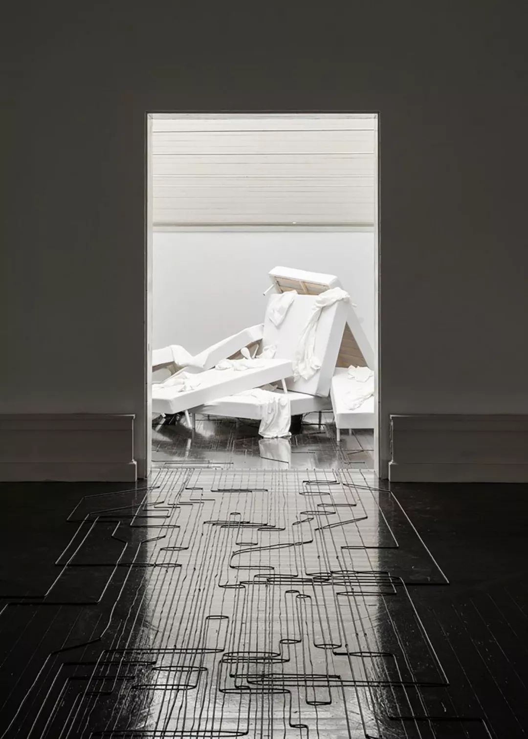 哥本哈根“我不想活,我不想死”艺术装置解读-4