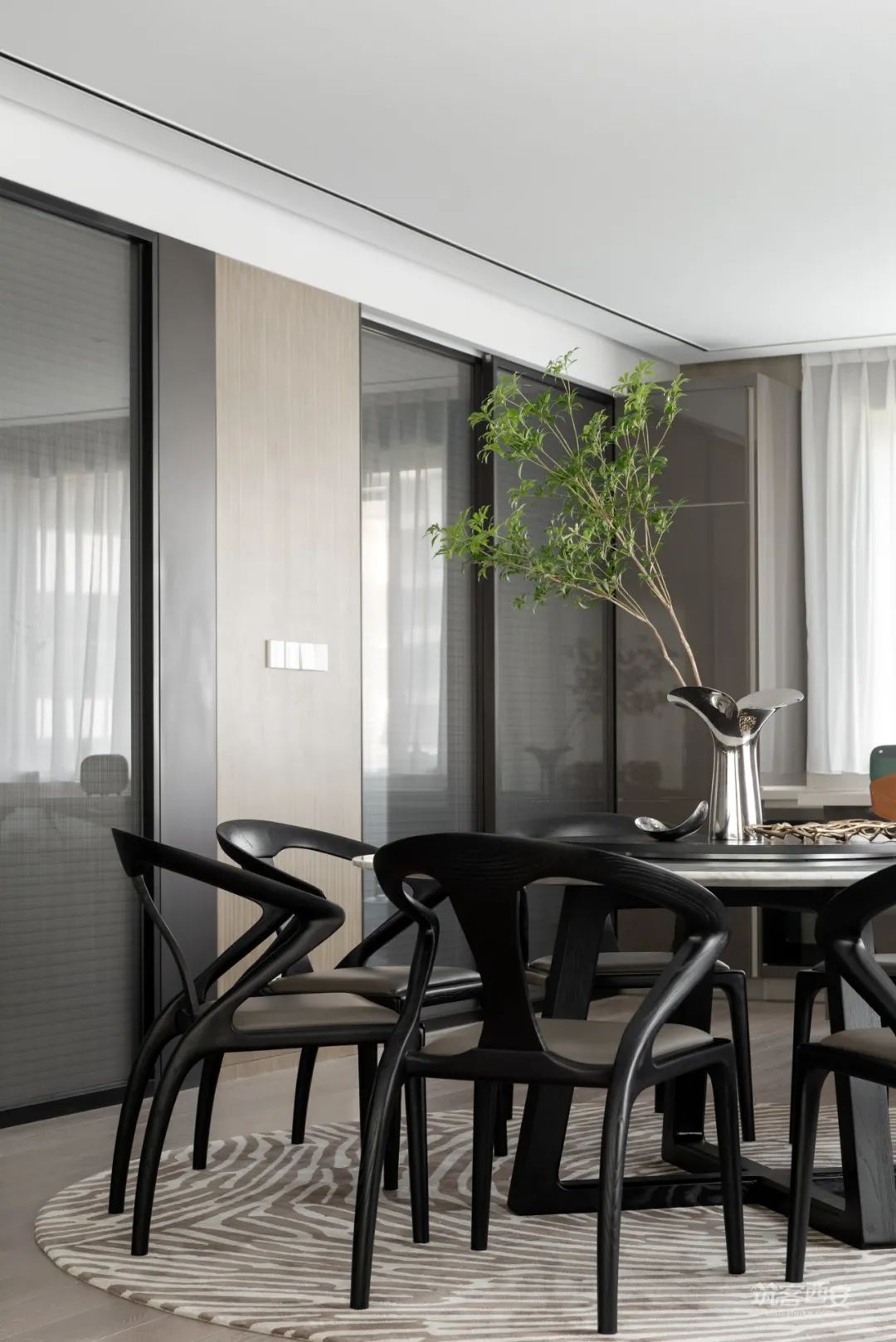 曲江玫瑰园·刘雅娟的大平层艺术装扮丨中国西安丨様家荟·御点软装设计中心-45